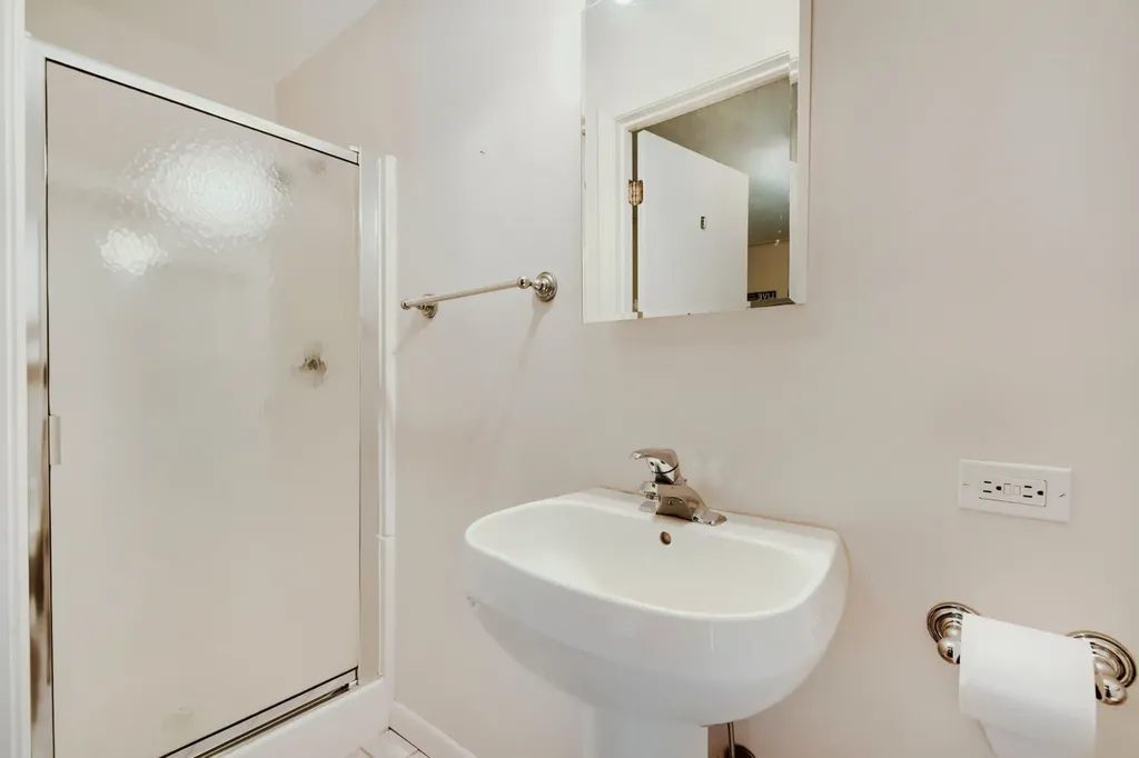 9101 South Hoyne Avenue Chicago IL 60643