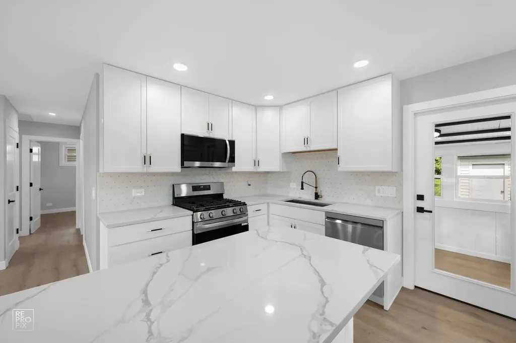 6413 Dunham Road Downers Grove IL 60516