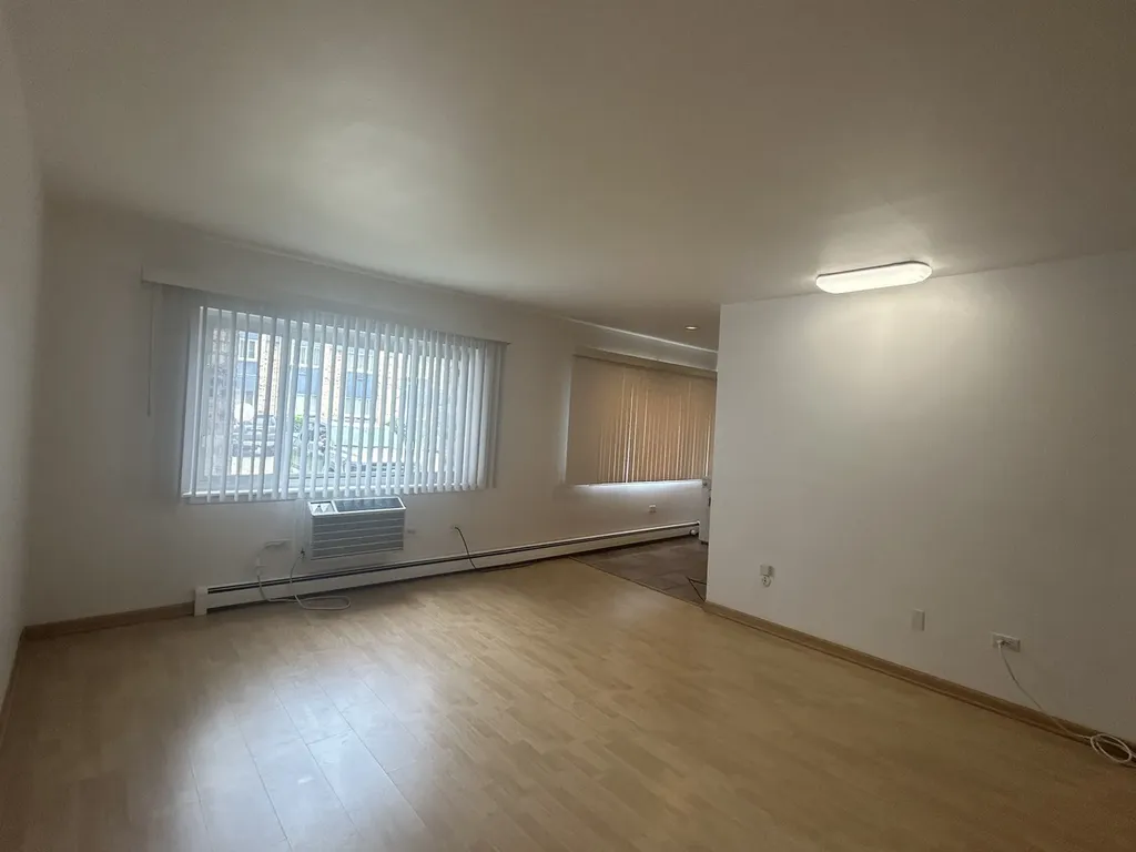 8667 1/2 West Foster Avenue Chicago IL 60656