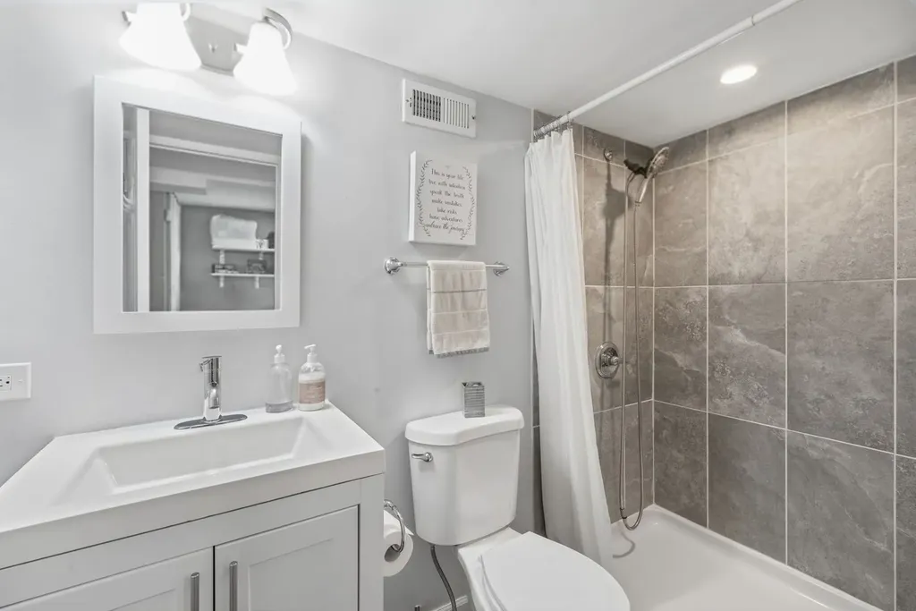 1745 North Oak Park Avenue Chicago IL 60707