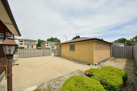 5041 North Knight Avenue Norridge IL 60706