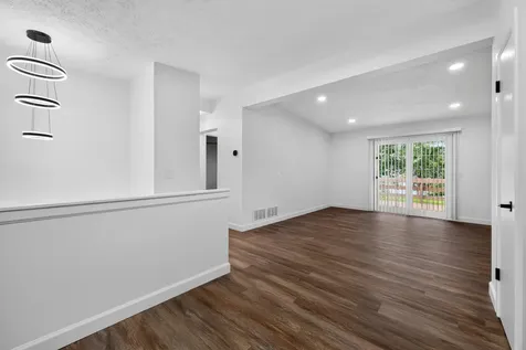 642 Swan Drive Grayslake IL 60030