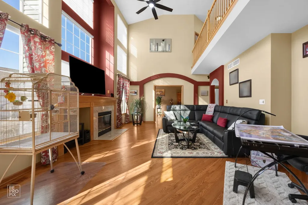 8 Fairfax Court Bolingbrook IL 60490