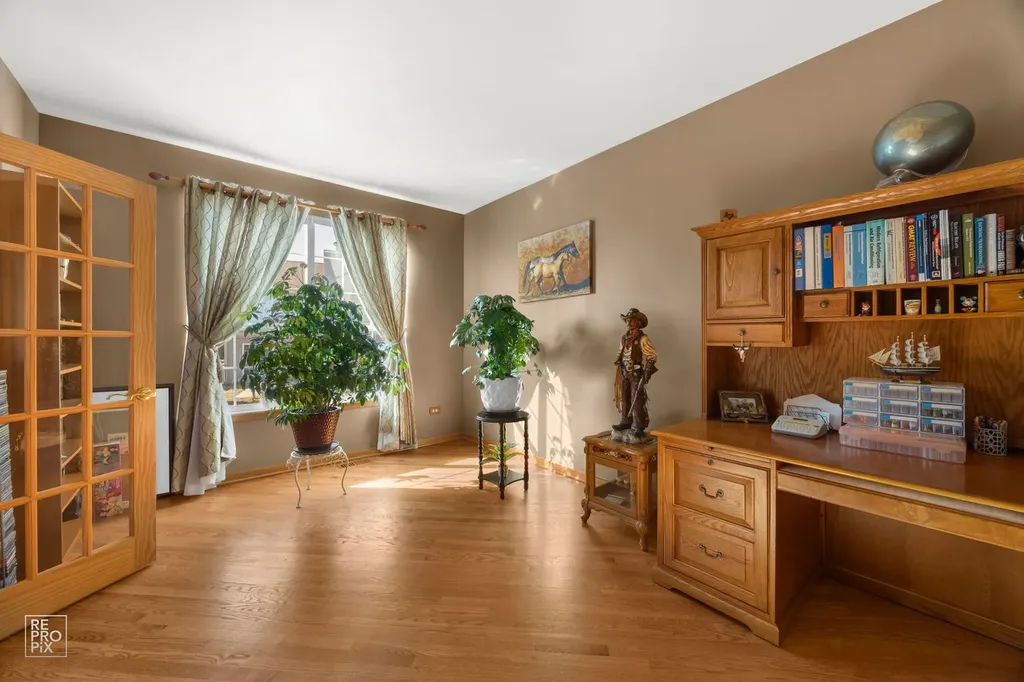 8 Fairfax Court Bolingbrook IL 60490