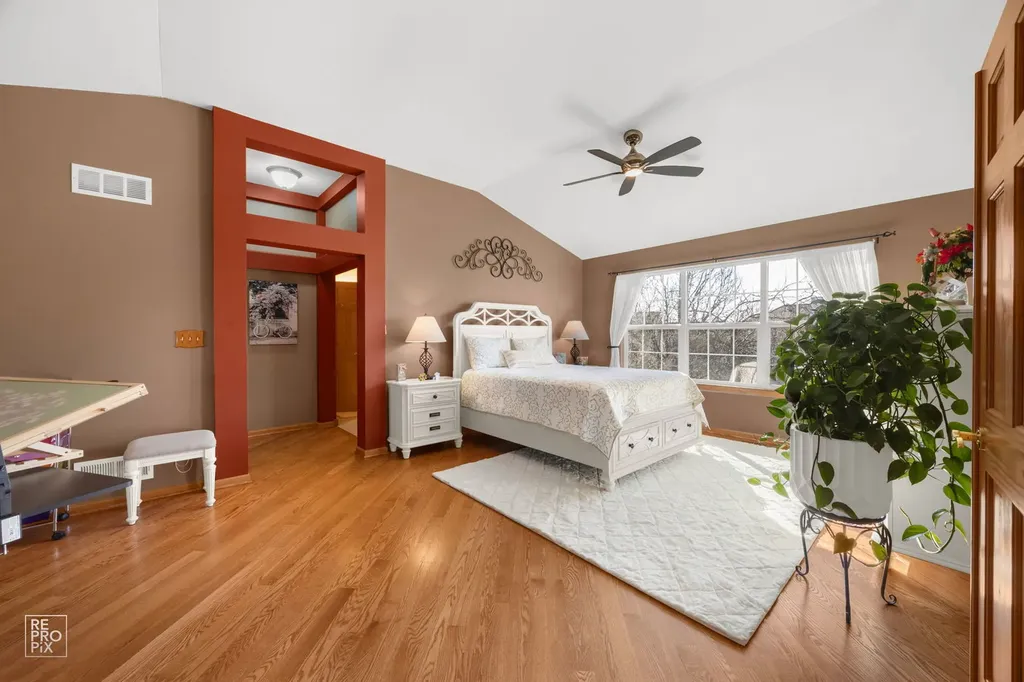 8 Fairfax Court Bolingbrook IL 60490
