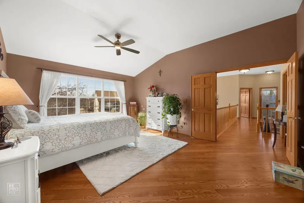 8 Fairfax Court Bolingbrook IL 60490