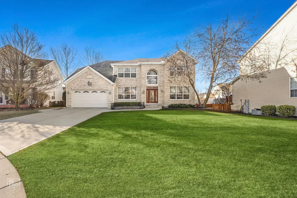 8 Fairfax Court Bolingbrook IL 60490