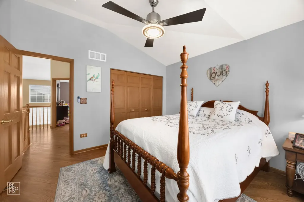 8 Fairfax Court Bolingbrook IL 60490