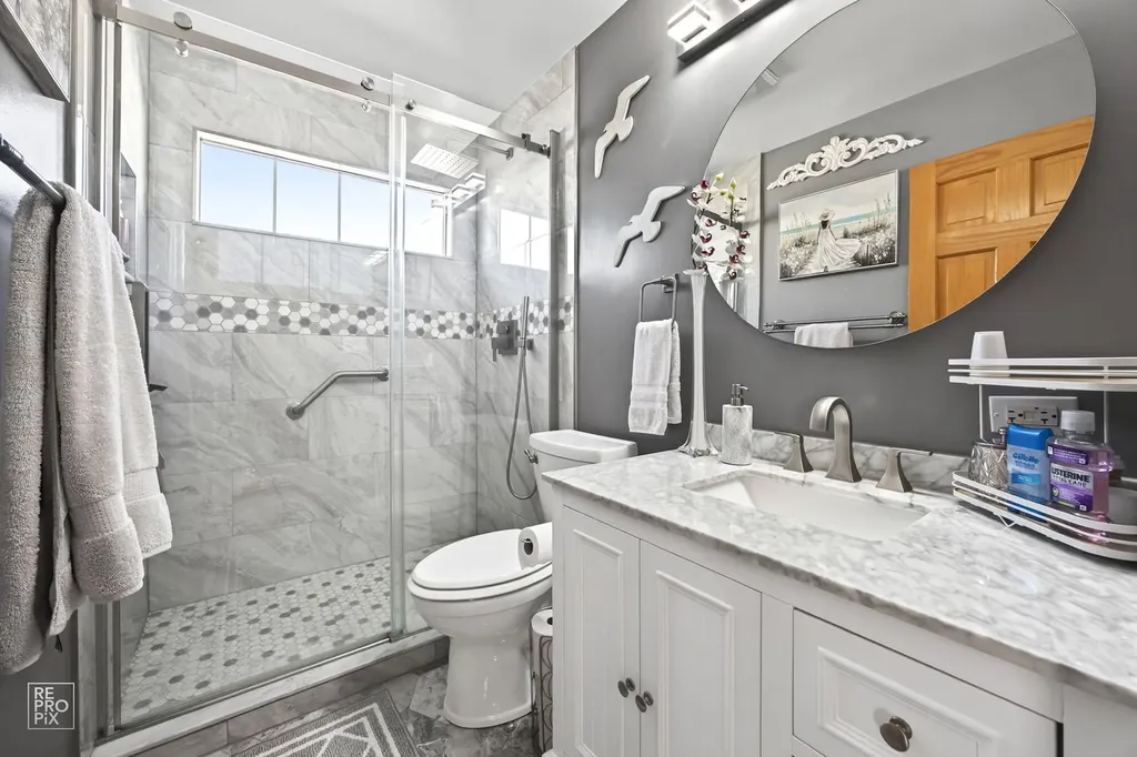 8 Fairfax Court Bolingbrook IL 60490