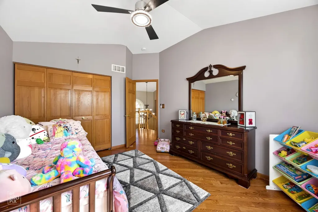 8 Fairfax Court Bolingbrook IL 60490