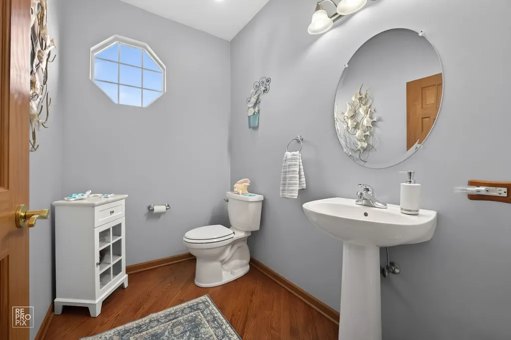 8 Fairfax Court Bolingbrook IL 60490