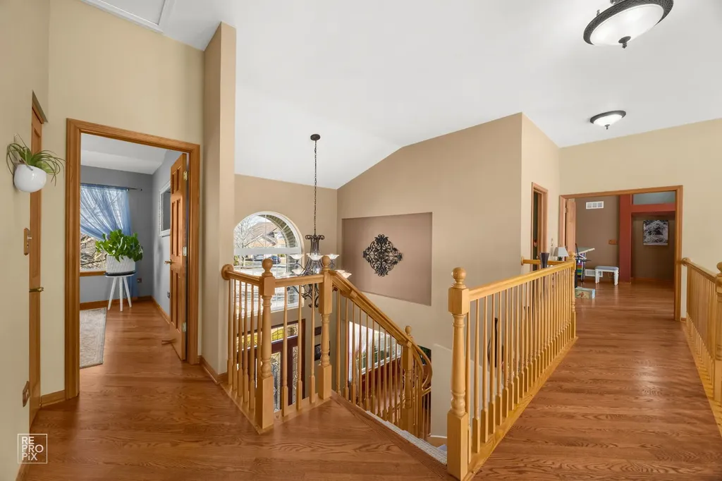 8 Fairfax Court Bolingbrook IL 60490