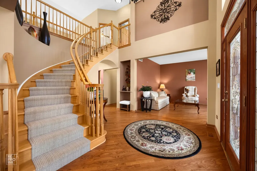 8 Fairfax Court Bolingbrook IL 60490