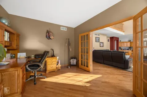 8 Fairfax Court Bolingbrook IL 60490