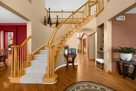 8 Fairfax Court Bolingbrook IL 60490