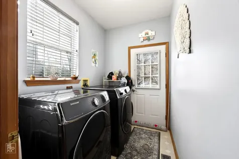 8 Fairfax Court Bolingbrook IL 60490