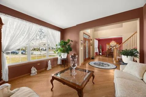 8 Fairfax Court Bolingbrook IL 60490