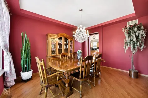 8 Fairfax Court Bolingbrook IL 60490