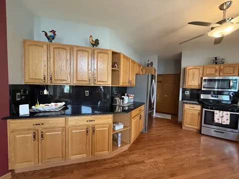8 Fairfax Court Bolingbrook IL 60490