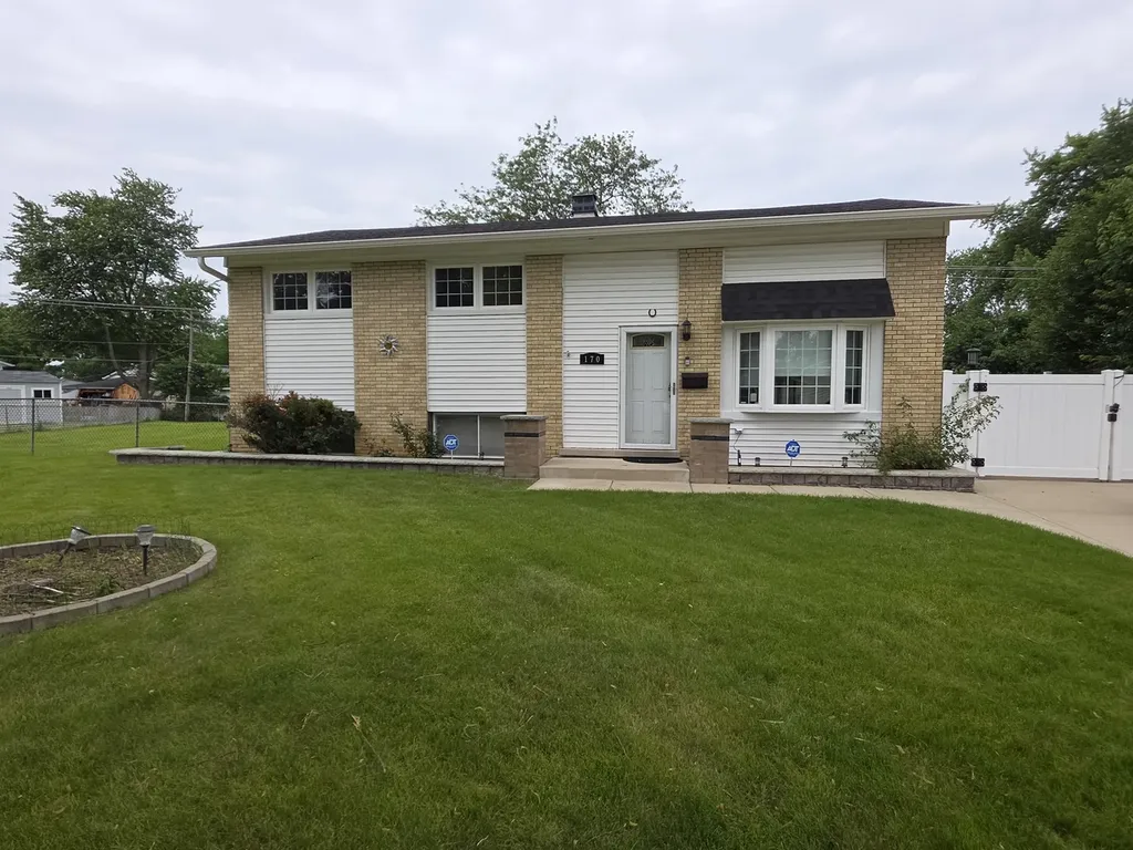 170 East Altgeld Avenue Glendale Heights IL 60139