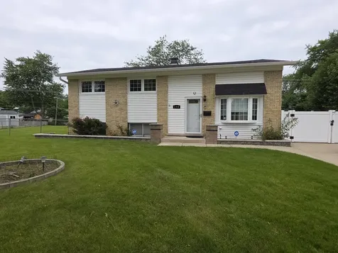 170 East Altgeld Avenue Glendale Heights IL 60139