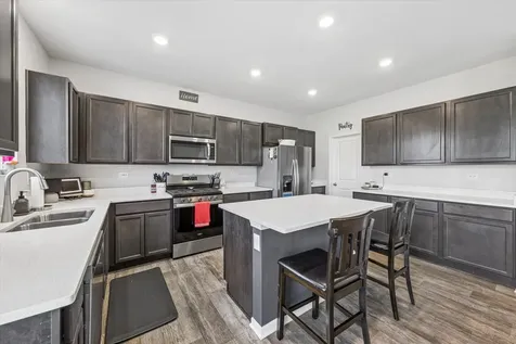 1826 Peyton Terrace Shorewood IL 60404