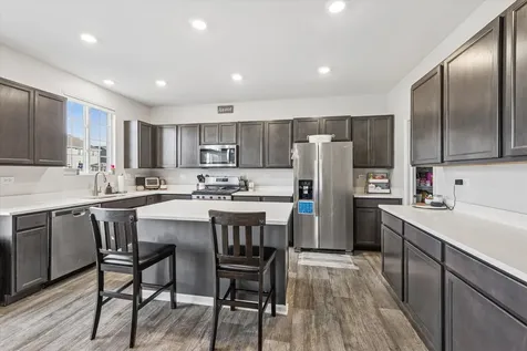 1826 Peyton Terrace Shorewood IL 60404