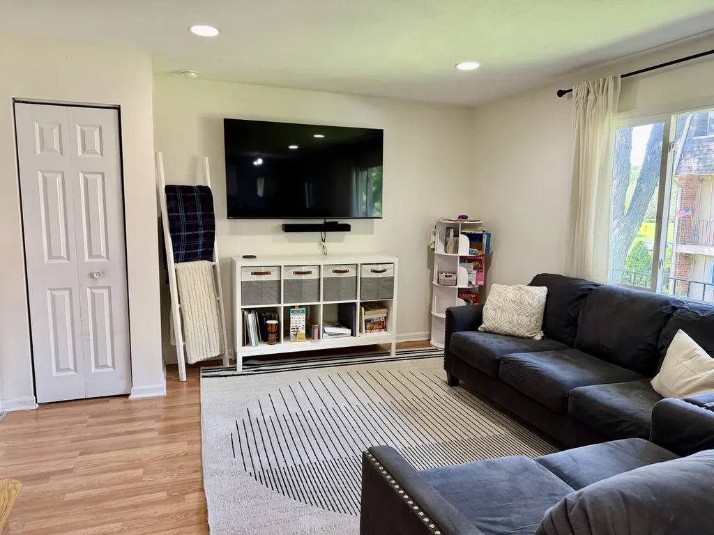 2302 Algonquin Road Rolling Meadows IL 60008