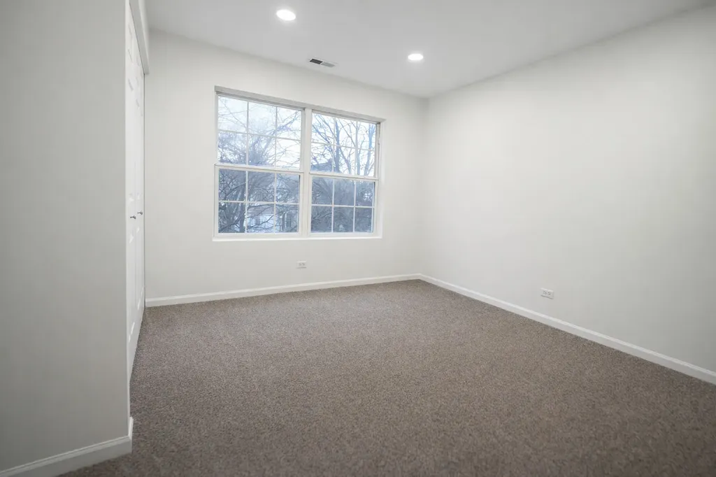 2866 Stonewater Drive Naperville IL 60564