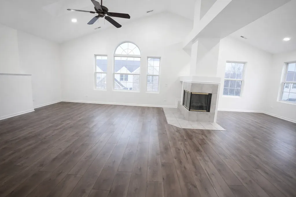 2866 Stonewater Drive Naperville IL 60564