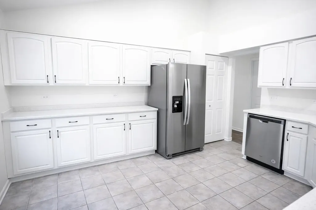 2866 Stonewater Drive Naperville IL 60564