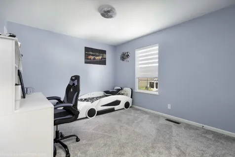 321 South Pointe Avenue South Elgin IL 60177