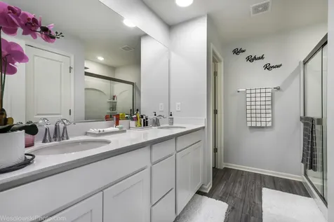 321 South Pointe Avenue South Elgin IL 60177