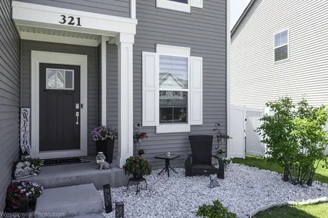 321 South Pointe Avenue South Elgin IL 60177