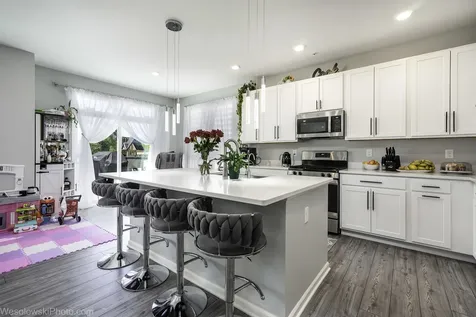 321 South Pointe Avenue South Elgin IL 60177
