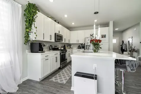 321 South Pointe Avenue South Elgin IL 60177