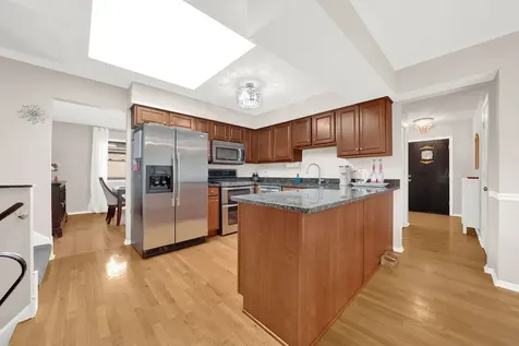 6528 157TH Street Oak Forest IL 60452