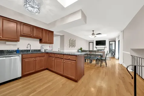6528 157TH Street Oak Forest IL 60452