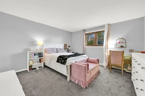 6528 157TH Street Oak Forest IL 60452