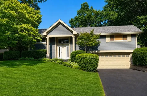 781 Shag Bark Lane Deerfield IL 60015