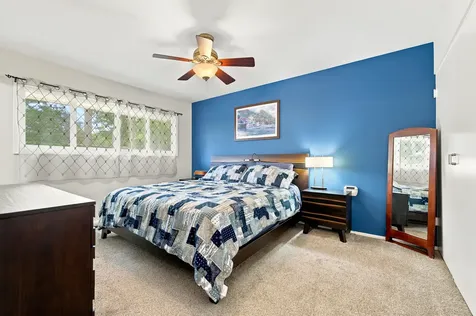 781 Shag Bark Lane Deerfield IL 60015