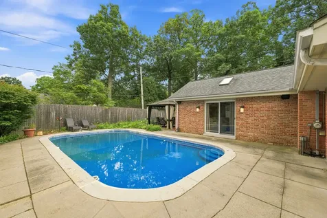 781 Shag Bark Lane Deerfield IL 60015