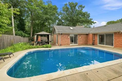781 Shag Bark Lane Deerfield IL 60015