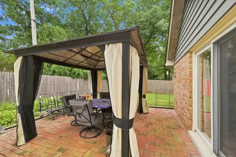 781 Shag Bark Lane Deerfield IL 60015