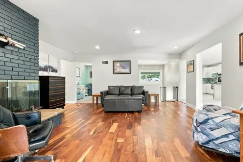 781 Shag Bark Lane Deerfield IL 60015