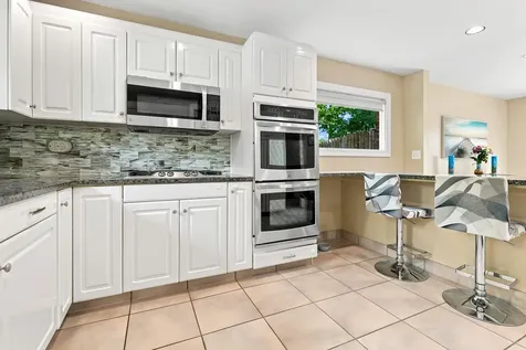 781 Shag Bark Lane Deerfield IL 60015