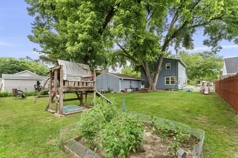 2912 43RD Street Rock Island IL 61201