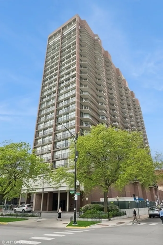 4170 North Marine Drive Chicago IL 60613