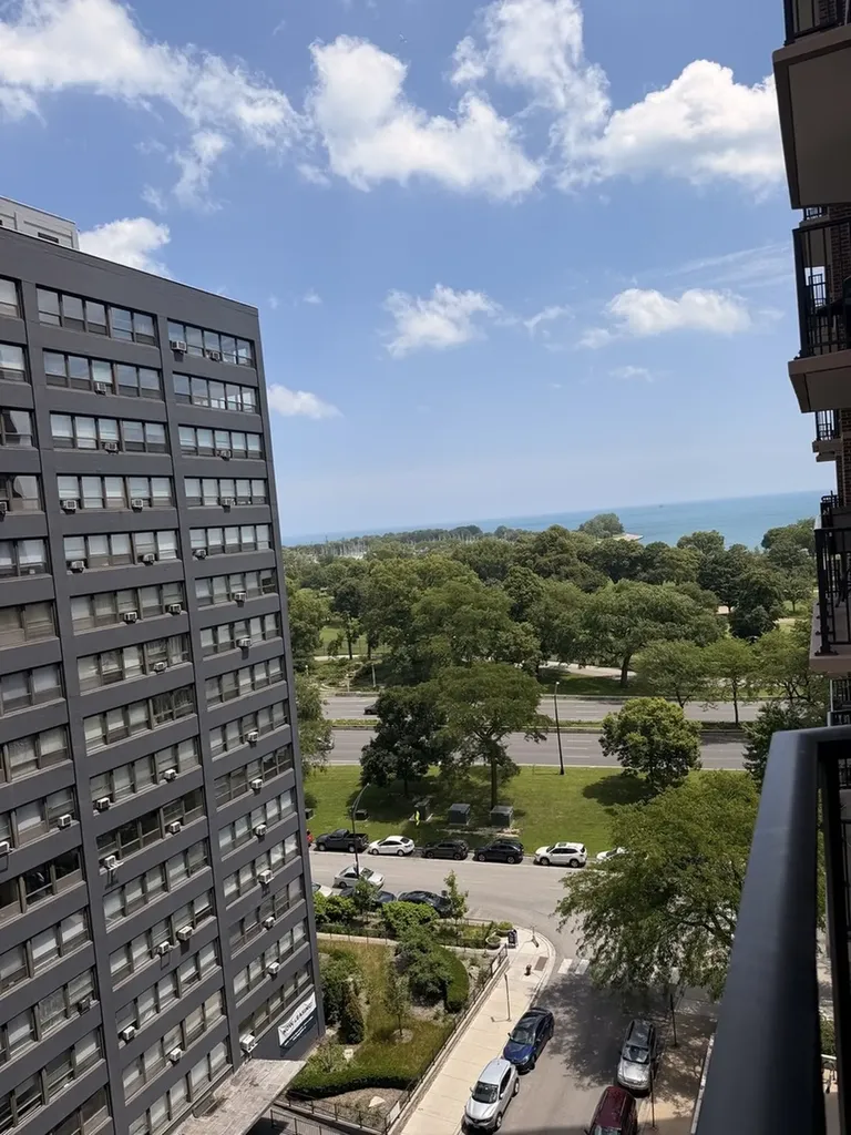 4170 North Marine Drive Chicago IL 60613
