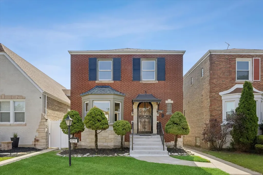 10141 South Rhodes Avenue Chicago IL 60628